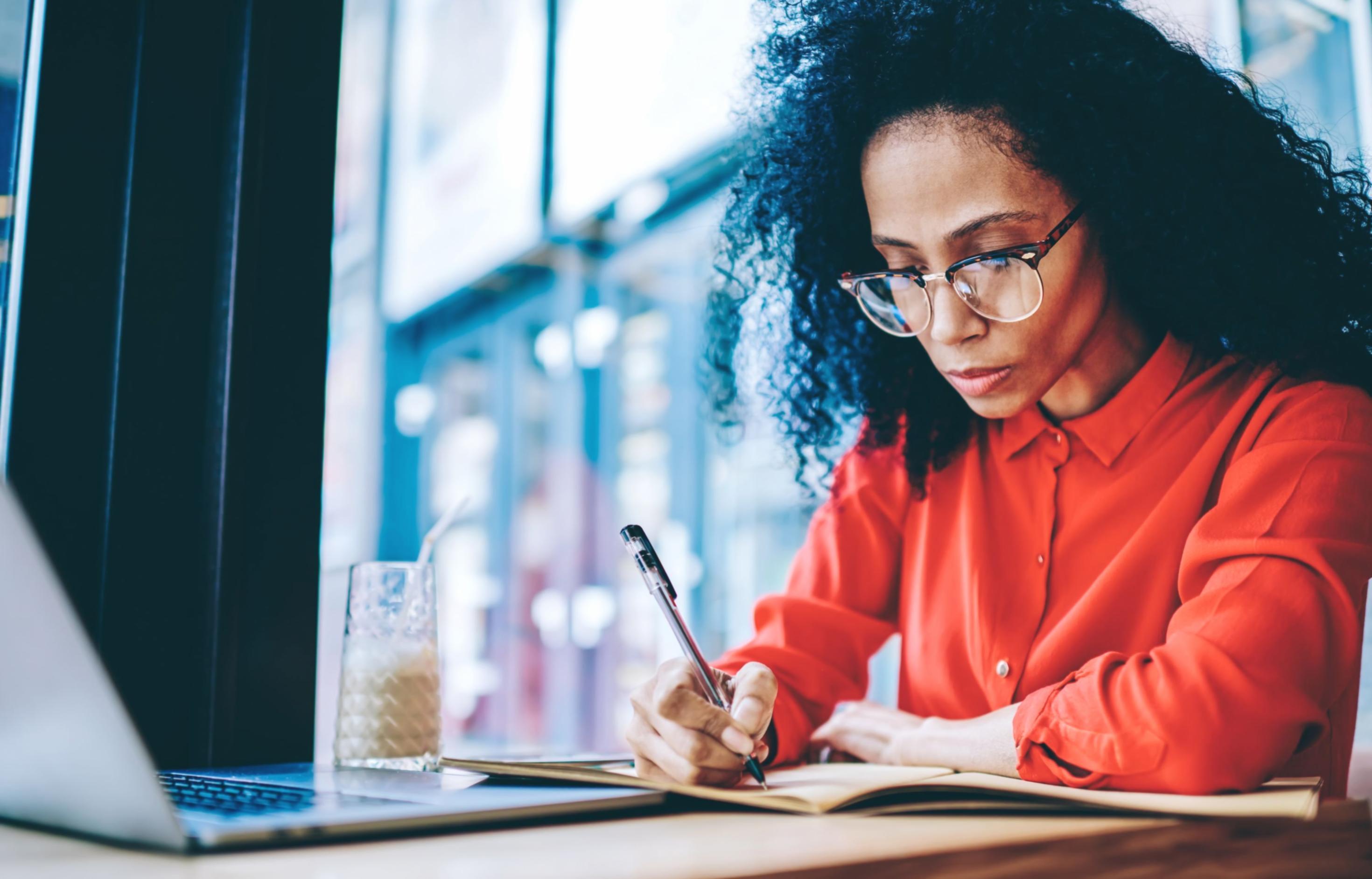 Процесс работы с инструментами анализа ключевых слов